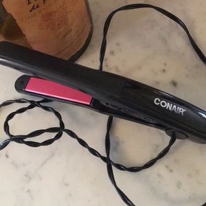 Conair ceramic hair straightener